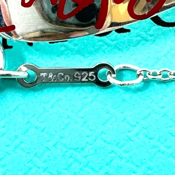 Authentic Tiffany &CO. Paloma Picasso Enamel Red Loving Heart Necklace. - Picture 4 of 16